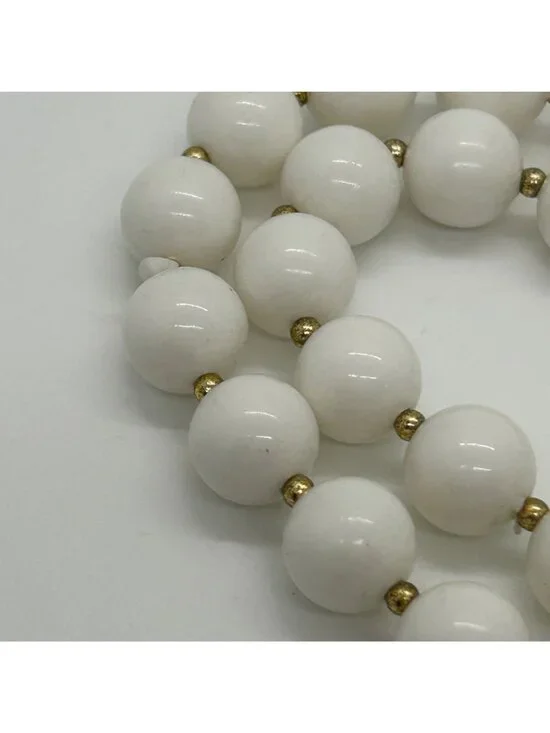 Vintage MCM White Acrylic Lucite Round Bead Necklace Gold Tone Spacer Spring Rin - Picture 6 of 10